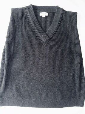 Velvet by Graham & Spencer Charcoal Black V-Neck Sweater Vest